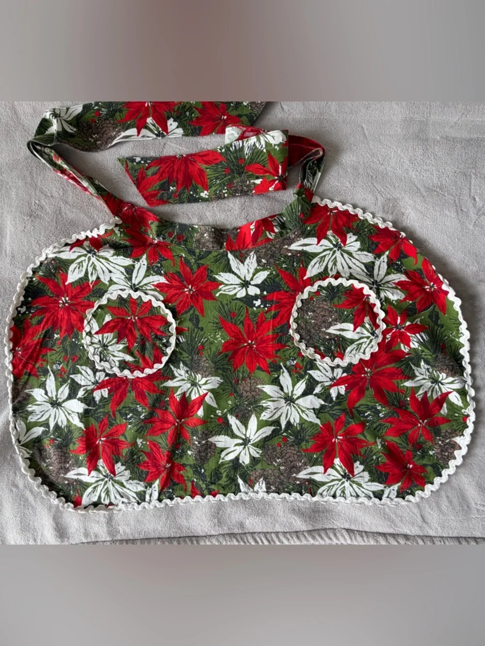 Vintage 1950s 1960s Handmade Poinsettia Christmas Apron Holiday Tie Waist
